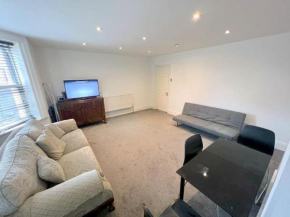 Spacious 1-bedroom Flat in Sutton (South London)